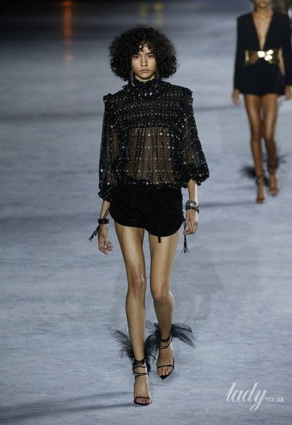 Коллекция Saint Laurent прет-а-порте сезона весна-лето 2018 / © East News