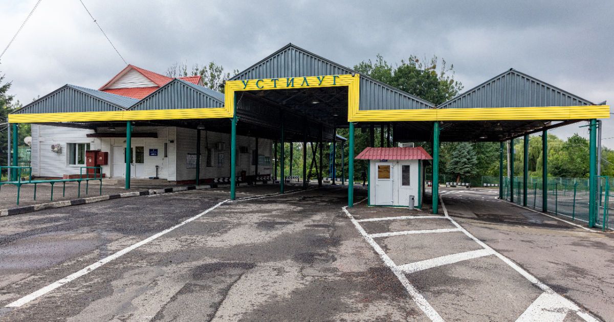 На кордоні з Польщею призупинять рух транспорту на одному із пунктів пропуску