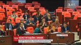 В Турецком парламенте существенно расширили полномочия президента