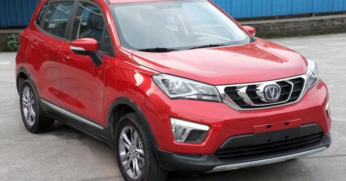 В Сети появились фото нового кроссовера Changan CS15