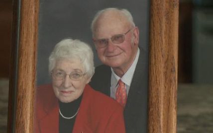 В США пара пенсионеров умерли с разницей в 10 минут после 60 лет супружеской жизни