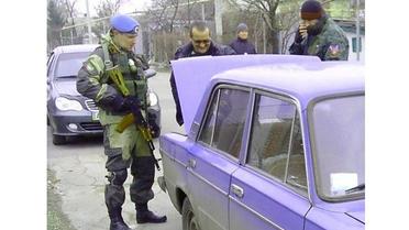 російські військові в донецьку_5 / © InformNapalm