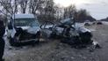 На Харківщині зіткнулись мікроавтобус та легковик, який зім’яло, як бляшанку: загинули четверо людей