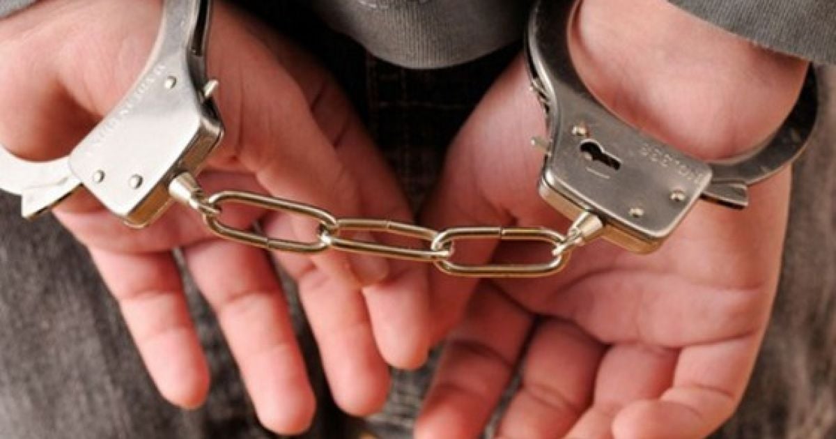 В Киеве задержали чиновников райадминистрации, которые взимали дань с автокофейни