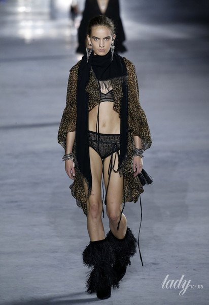 Коллекция Saint Laurent прет-а-порте сезона весна-лето 2018 / © East News