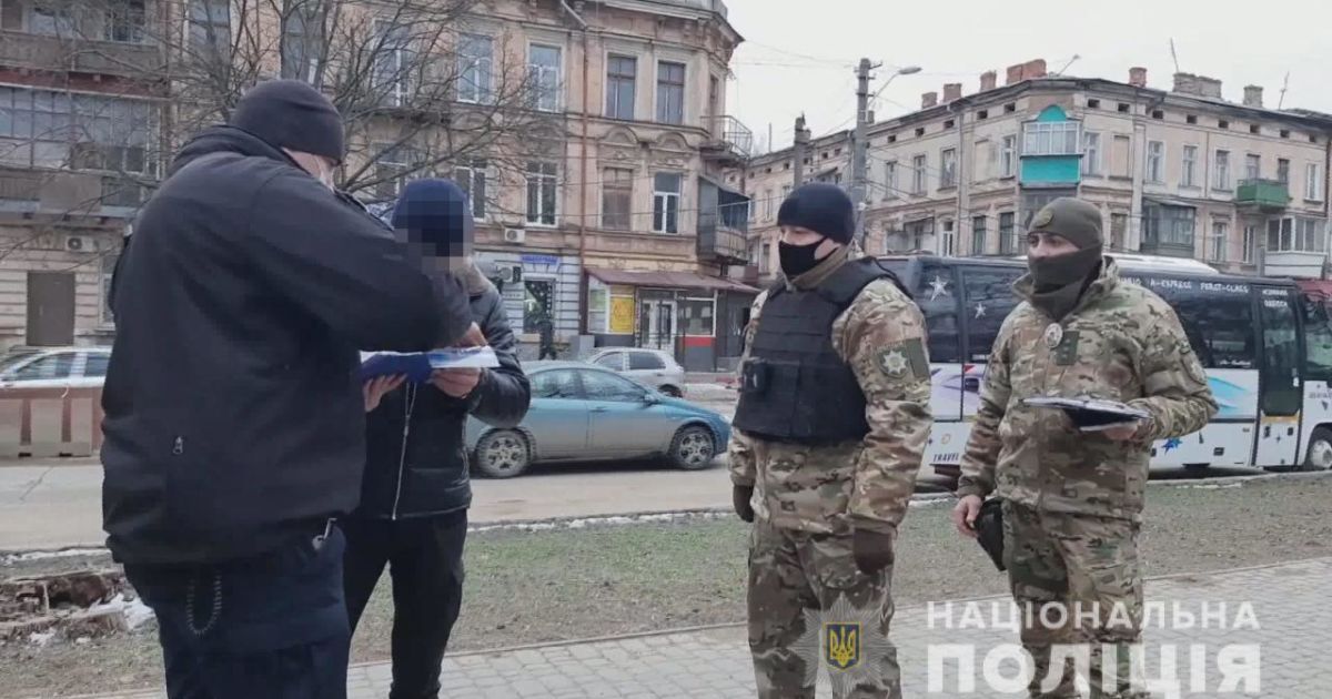 В Одесі іноземець розгулював з гранатою і запалом: з'явились фото, відео