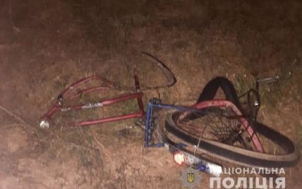 В Одесской области водитель иномарки смертельно травмировал двух человек, ехавших на велосипеде