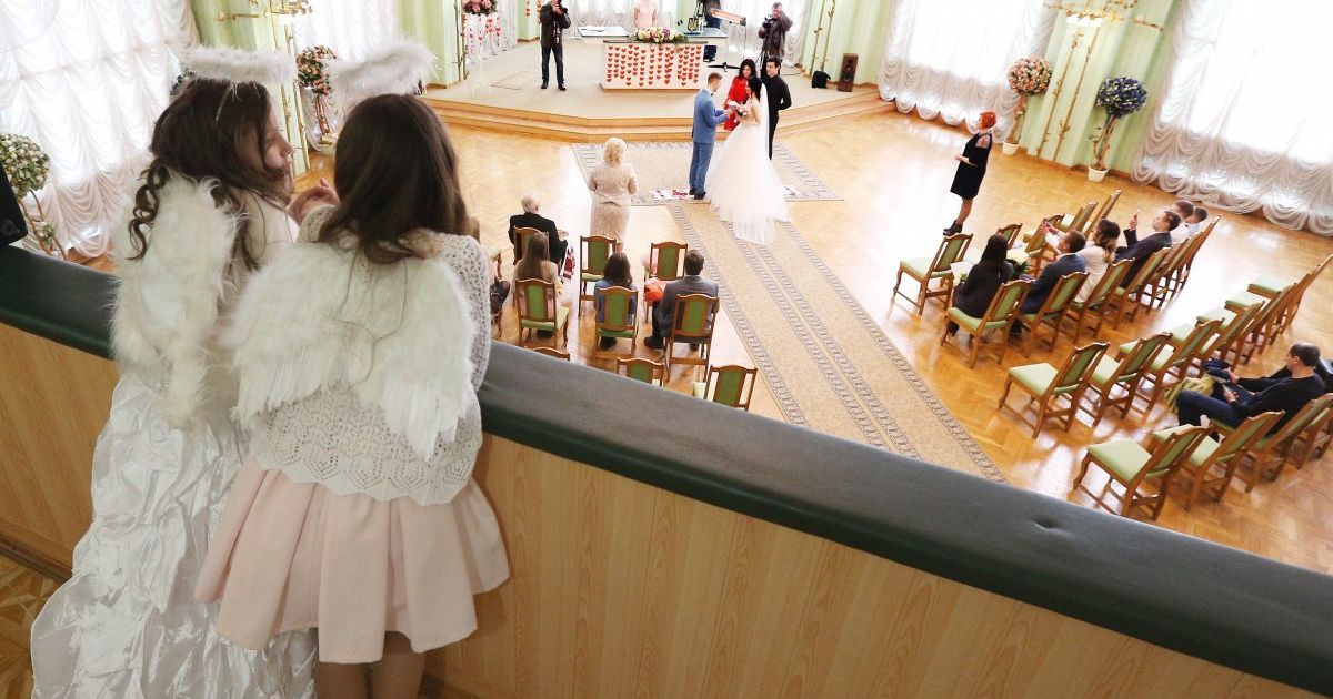 Украинцы стали реже разводиться - Минюст