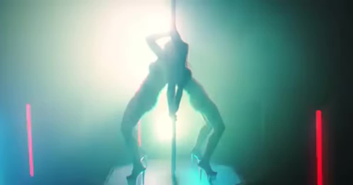 Пристрасна Дженніфер Лопес у трусах показала ідеальне тіло у новому відео