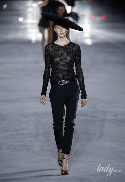 Коллекция Saint Laurent прет-а-порте сезона весна-лето 2018 / © East News