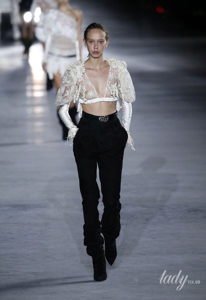 Коллекция Saint Laurent прет-а-порте сезона весна-лето 2018 / © East News