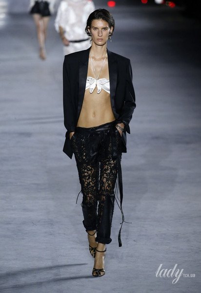 Коллекция Saint Laurent прет-а-порте сезона весна-лето 2018 / © East News