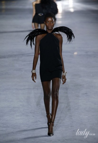 Коллекция Saint Laurent прет-а-порте сезона весна-лето 2018 / © East News
