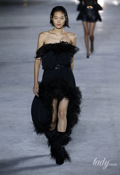 Коллекция Saint Laurent прет-а-порте сезона весна-лето 2018 / © East News