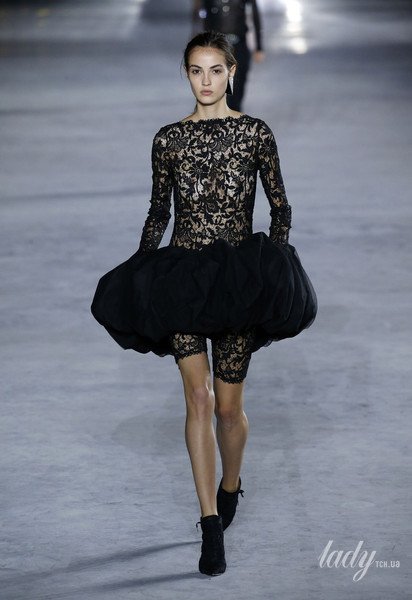 Коллекция Saint Laurent прет-а-порте сезона весна-лето 2018 / © East News