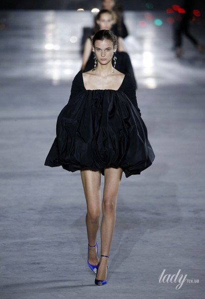 Коллекция Saint Laurent прет-а-порте сезона весна-лето 2018 / © East News