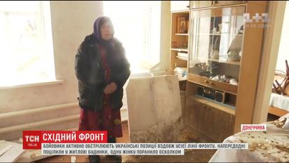 Разбитые дороги и дома: Марьинка и Красногоровка оказались под артиллерийским огнем