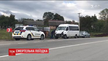 Один человек погиб из-за столкновения рейсового автобуса с легковушкой на Прикарпатье