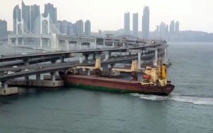 П'яний російський капітан суховантажу влаштував дві аварії у порту Кореї