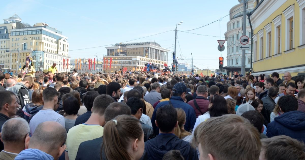 Россияне так и не смогли попасть на разрекламированный парад / © Фото Дмитрия Флорина