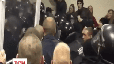 Избрание меры пресечения для Андрея Медведько закончилось потасовкой