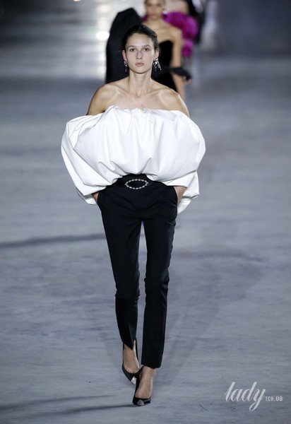 Коллекция Saint Laurent прет-а-порте сезона весна-лето 2018 / © East News