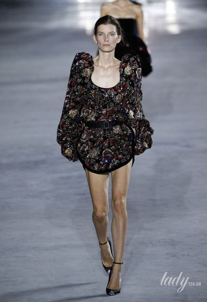 Коллекция Saint Laurent прет-а-порте сезона весна-лето 2018 / © East News
