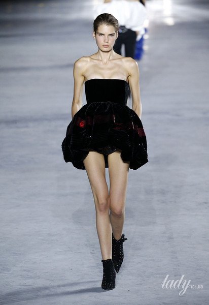 Коллекция Saint Laurent прет-а-порте сезона весна-лето 2018 / © East News