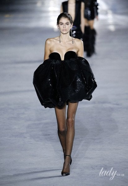 Коллекция Saint Laurent прет-а-порте сезона весна-лето 2018 / © East News