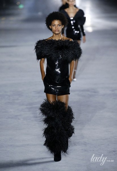 Коллекция Saint Laurent прет-а-порте сезона весна-лето 2018 / © East News