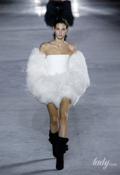 Коллекция Saint Laurent прет-а-порте сезона весна-лето 2018 / © East News