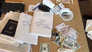 У Львові глава медико-соціальної комісії вимагала хабарі від людей з інвалідністю_3 / © СБУ