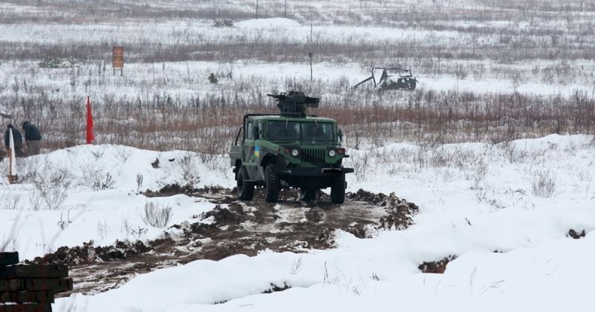 На Черниговщине опробовали новую военную технику / © facebook.com/theministryofdefence.ua