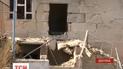Одно из зданий в Дзержинске после обстрелов боевиков