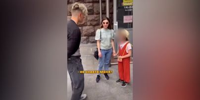 У Мережі з'явилося повне відео "акції" з блогером Волошиним та iPhone