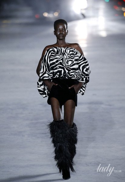 Коллекция Saint Laurent прет-а-порте сезона весна-лето 2018 / © East News