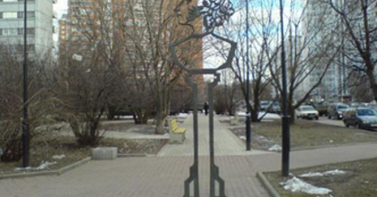 Памятник был открыт в 1974 году