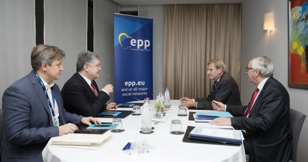 Порошенко зустрівся з Юнкером у Брюсселі: ключові теми переговорів