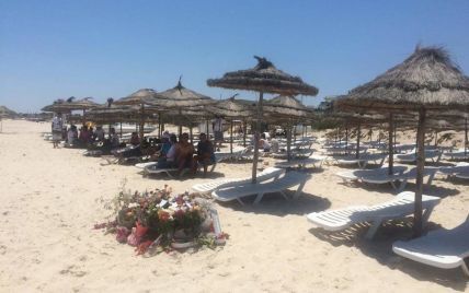 В Тунисе объявили чрезвычайное положение после масштабного теракта на пляже