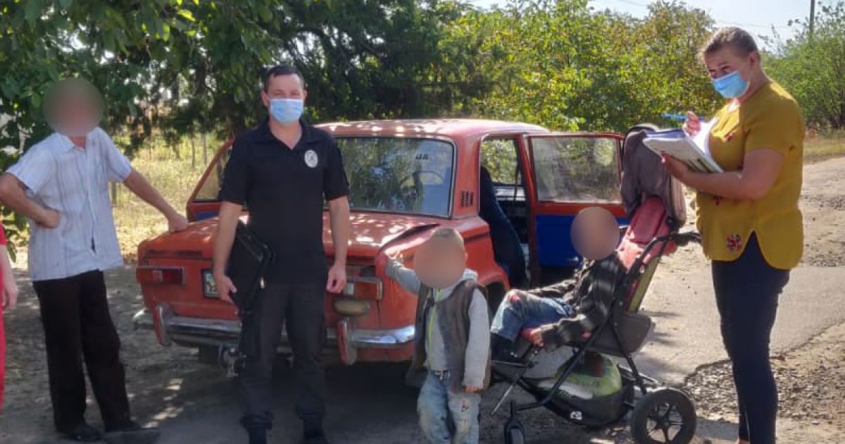 "Ходили селом и просились на подработки": в Херсонской области изъяли троих детей из семьи