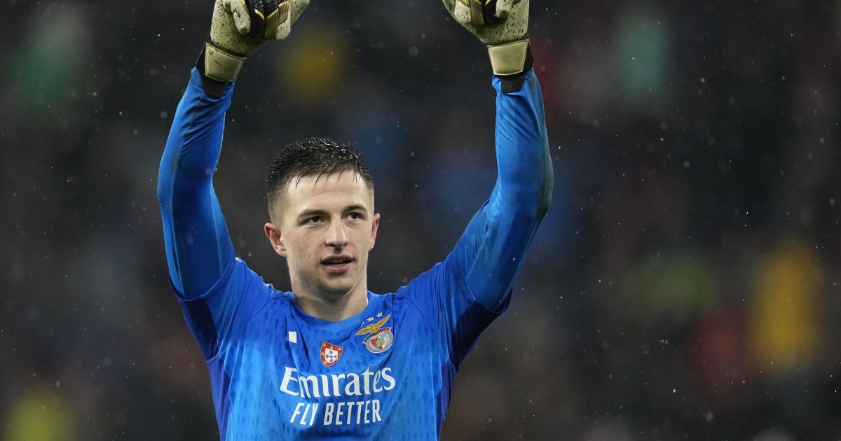 Porno filmlarda oriq va uzun oyoqli