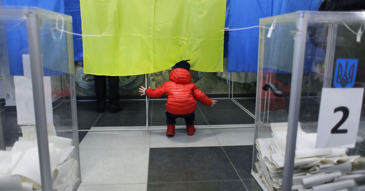 Психологічна травма: фахівці пояснили гостру реакцію соцмереж на результати виборів
