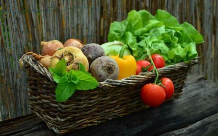 Огурцы, помидоры и капуста: в Украине существенно подешевели овощи