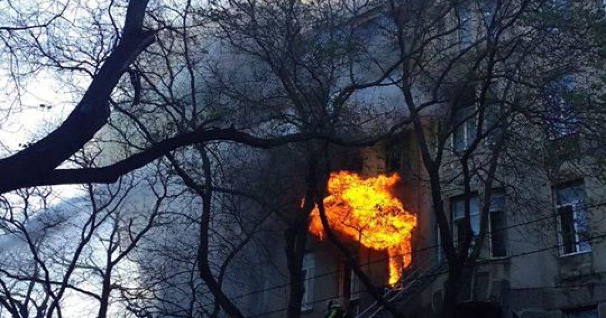 Пожежа у одеському коледжі_2 / © Главное управление ГСЧС Украины в Одесской области