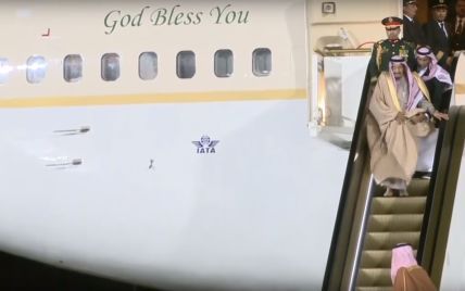 Первый визит короля Саудовской Аравии в РФ испортил конфуз в аэропорту