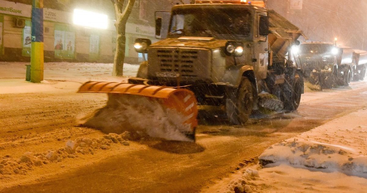 Нацгвардія і фермери з тракторами: очевидці розповіли про порятунок зі снігу сотень людей на Запоріжжі
