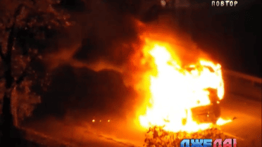 На кольцевой дороге вблизи столицы загорелся лесовоз