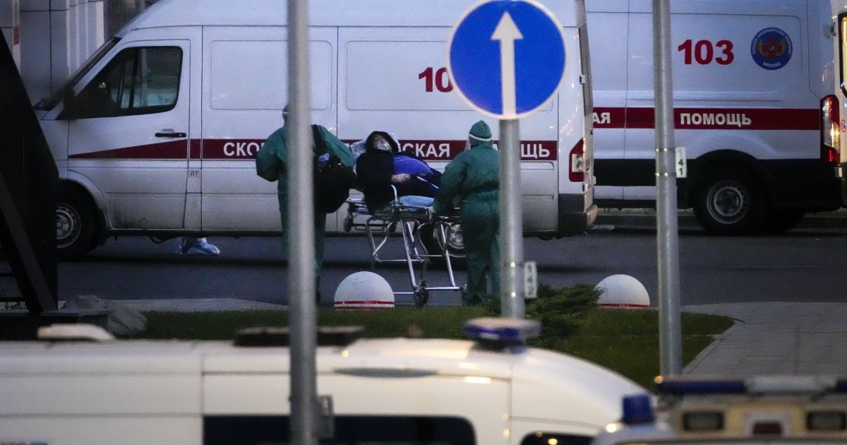"Дистанційка" для працівників, домашній режим для песіонерів та обов'язкова вакцинація: у Москві вводять жорсткий карантин