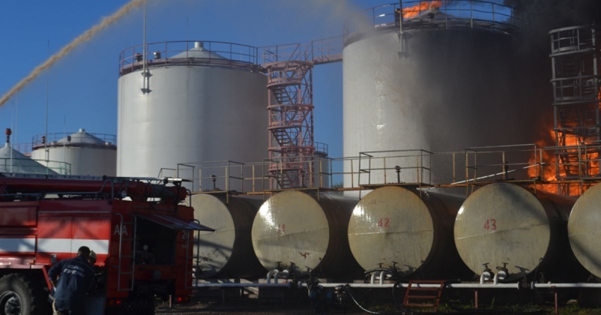 Всего к тушению пожара привлечено 45 единиц пожарной и специальной техники и пожарных 218 / © Государственная служба Украины по чрезвычайным ситуациям