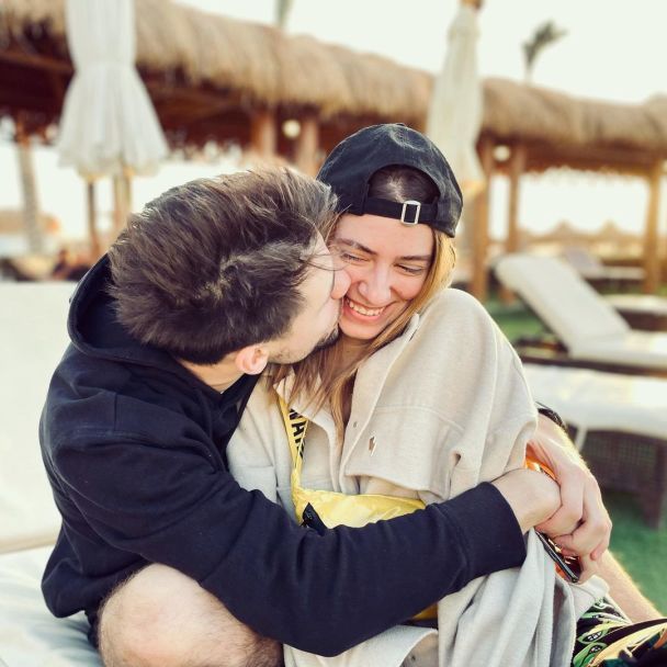 Дарья Петрожицкая с женихом / © instagram.com/petrozhitskaya